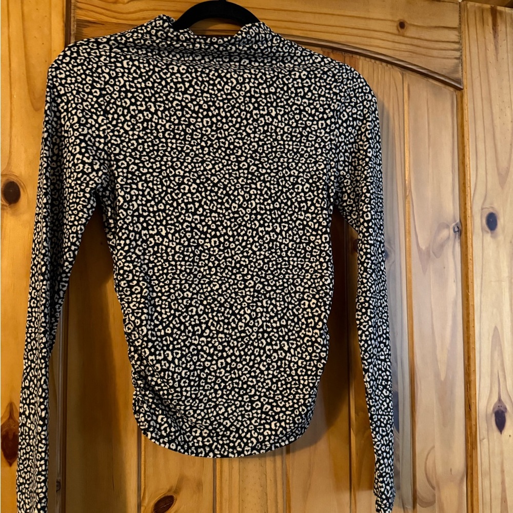Active USA Leopard Print Long Sleeve Top